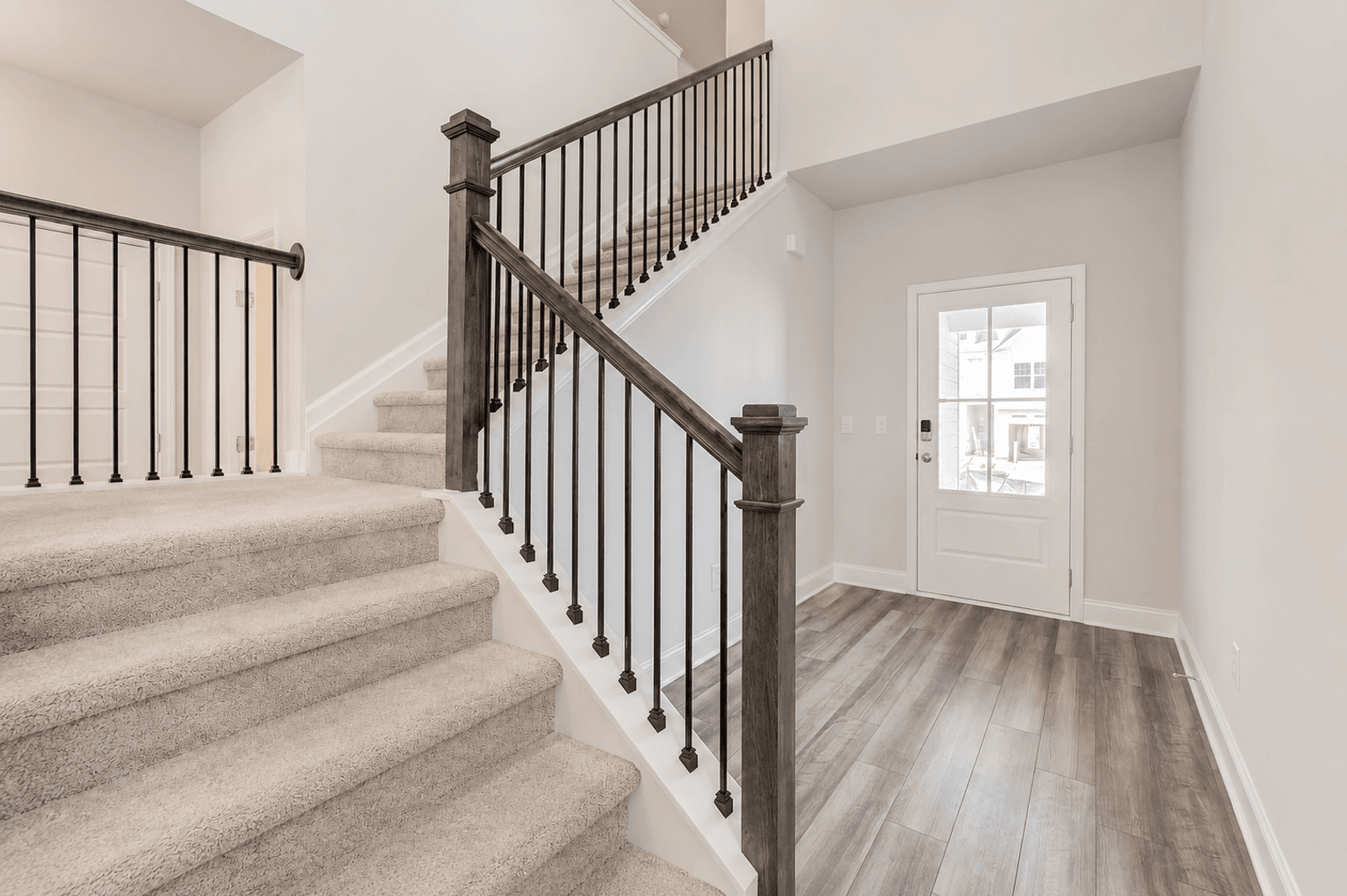 Oakwood House: 5271 Fox Den Rd