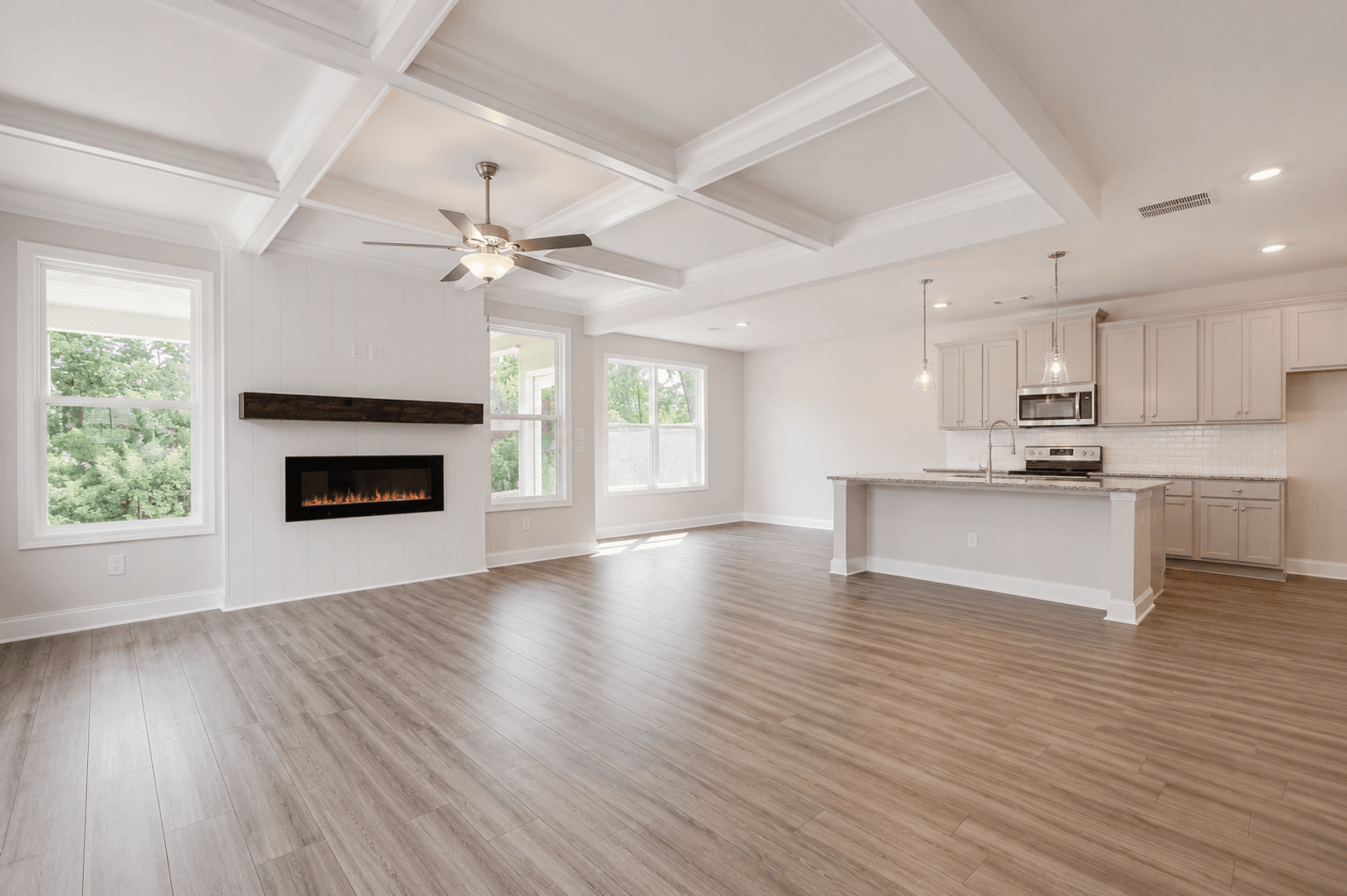 Oakwood House: 5271 Fox Den Rd