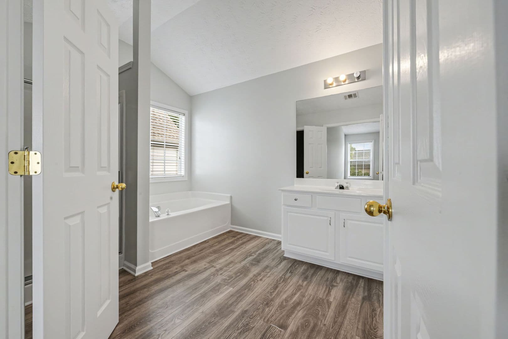 Lawrenceville House: 290 Clairidge Ln