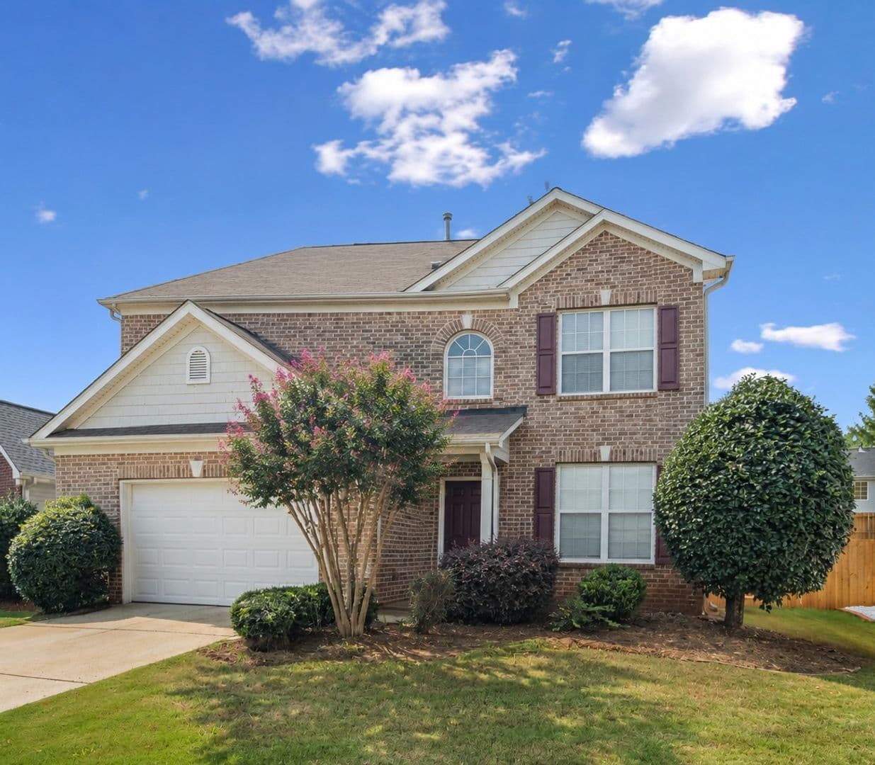 Lawrenceville House: 290 Clairidge Ln