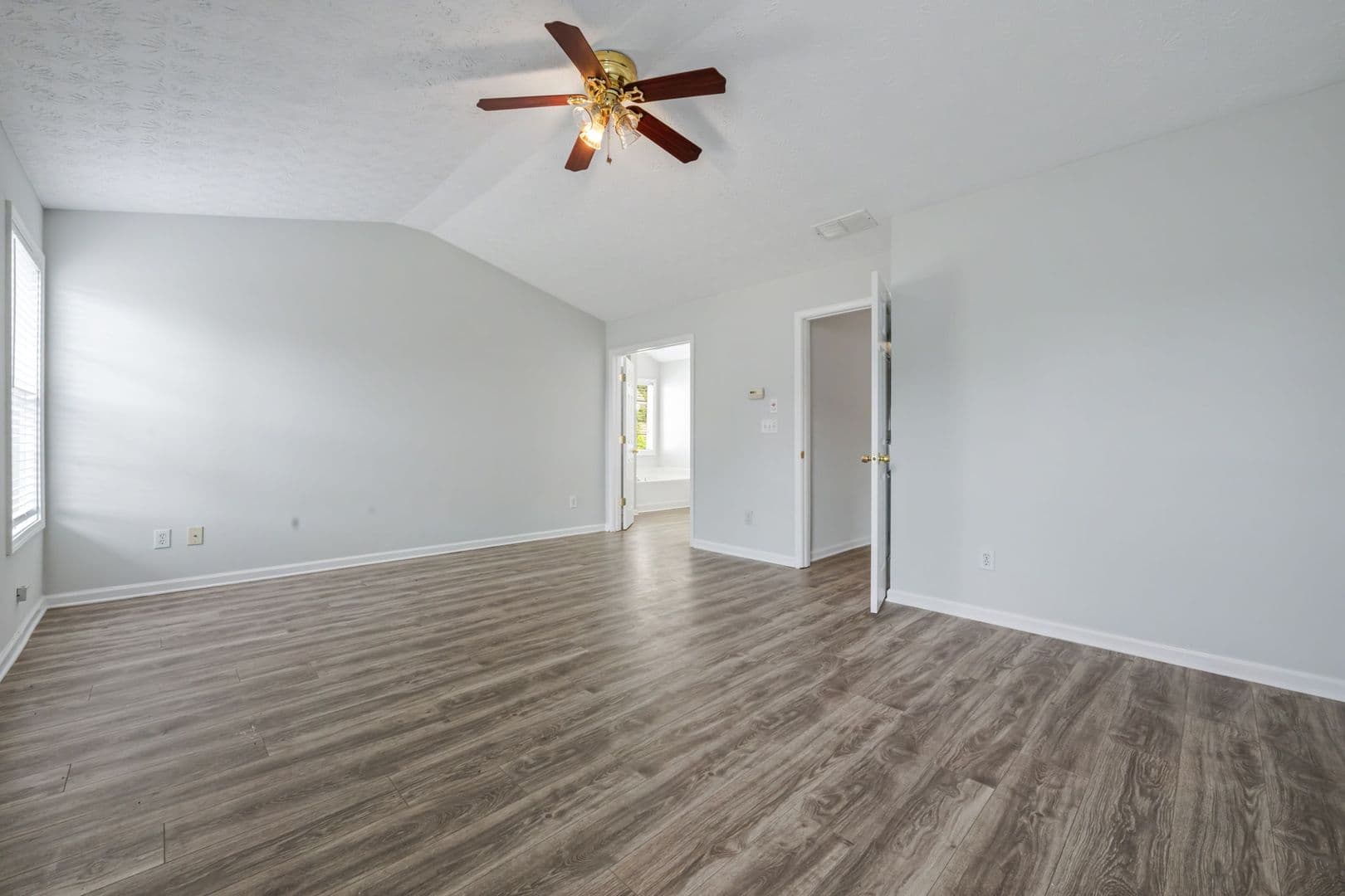 Lawrenceville House: 290 Clairidge Ln