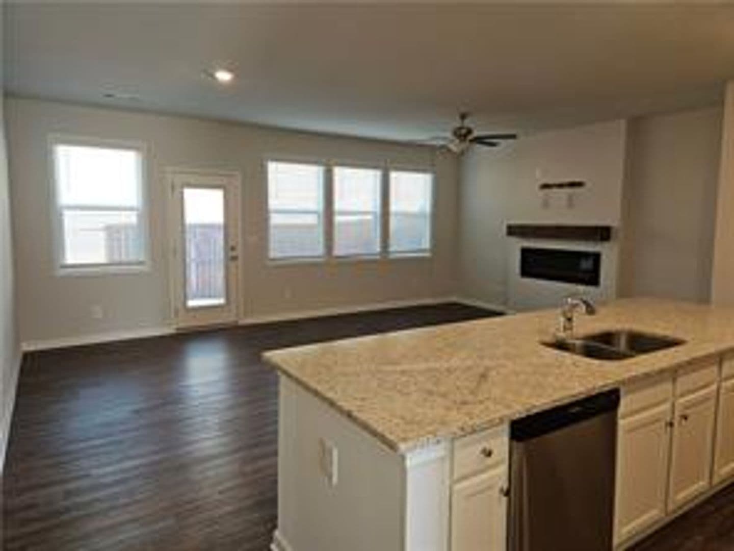 Holly Springs House: 220 Turner Lane