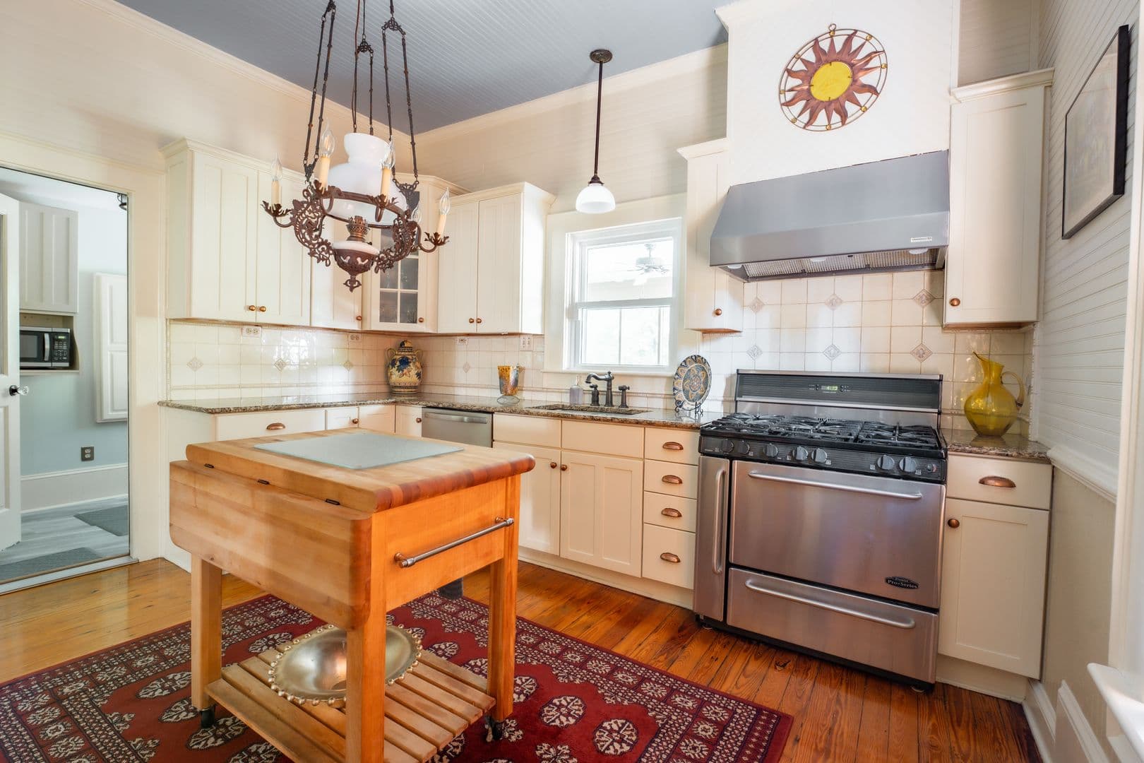 Fairburn House: 152-A Rivertown Rd