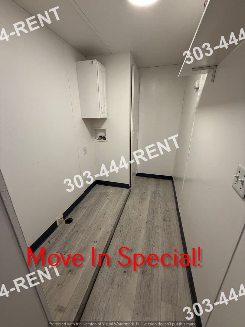 Thornton House: 8440 Adams Way