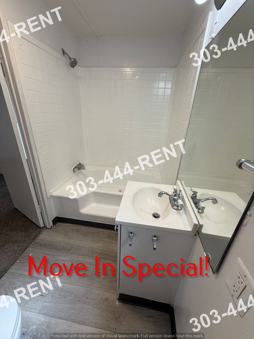 Thornton House: 8440 Adams Way