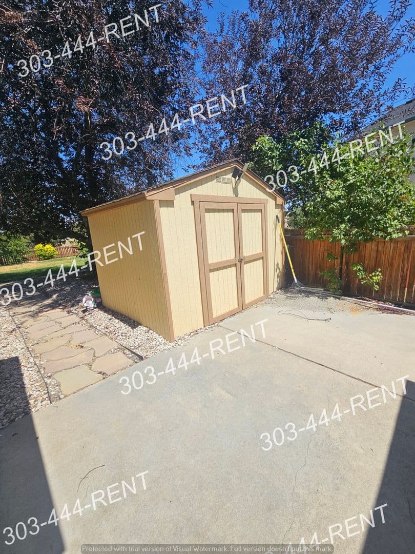 Thornton House: 4845 E 117th Avenue