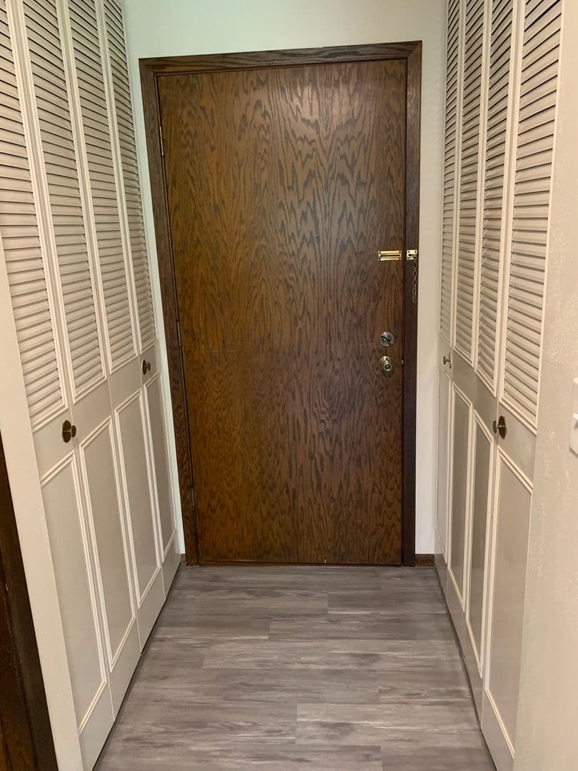 Neenah Apartment: 221 Sherry St.