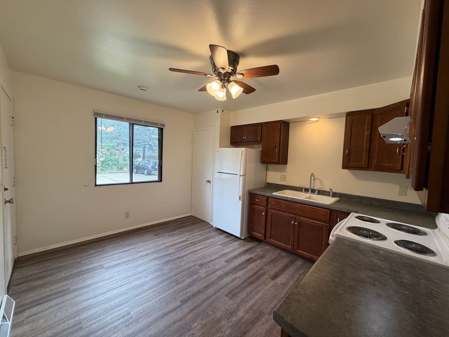 West Bend Apartment: 633 - 717 Imperial Ct