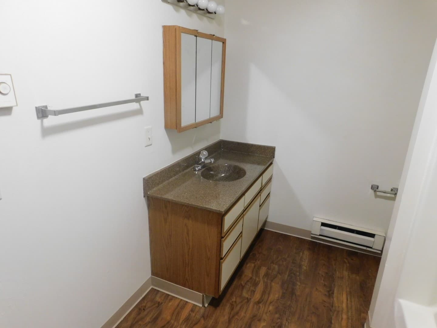 Fox Lake Apartment: 215 Weed St