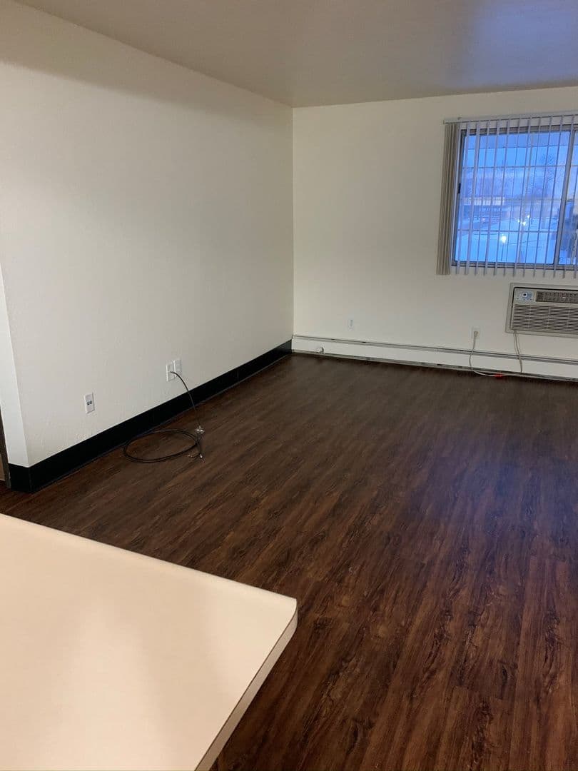 Appleton Apartment: 409 Valley Rd