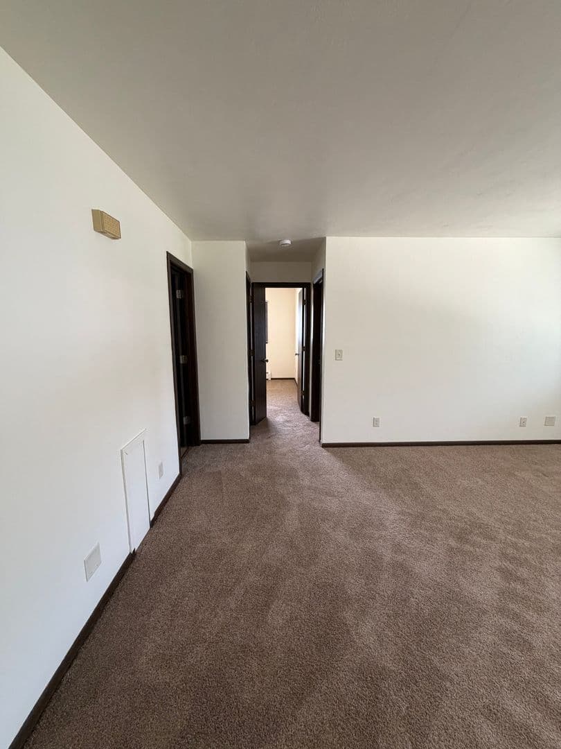 Rosendale Apartment: 102 E. Wisconsin St