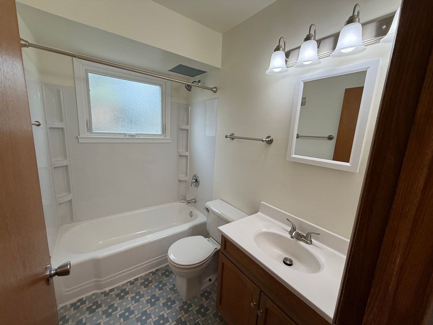 Menomonee Falls Apartment: N88W14915 Jefferson Ave