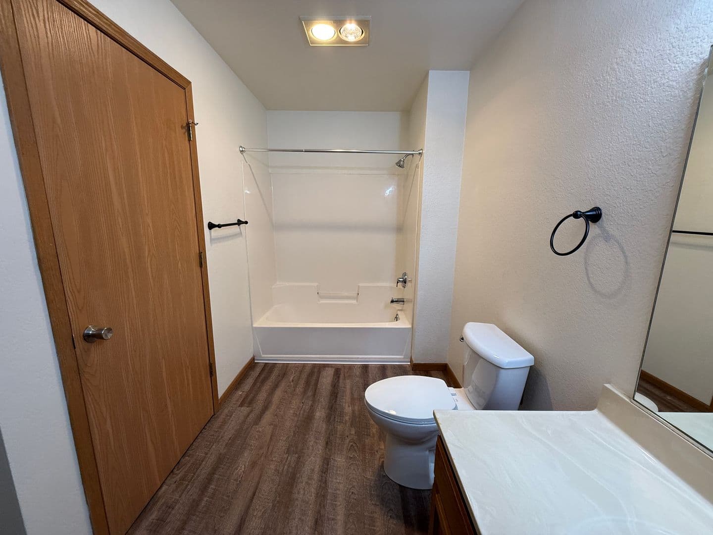 Slinger Apartment: 313 & 323 James St