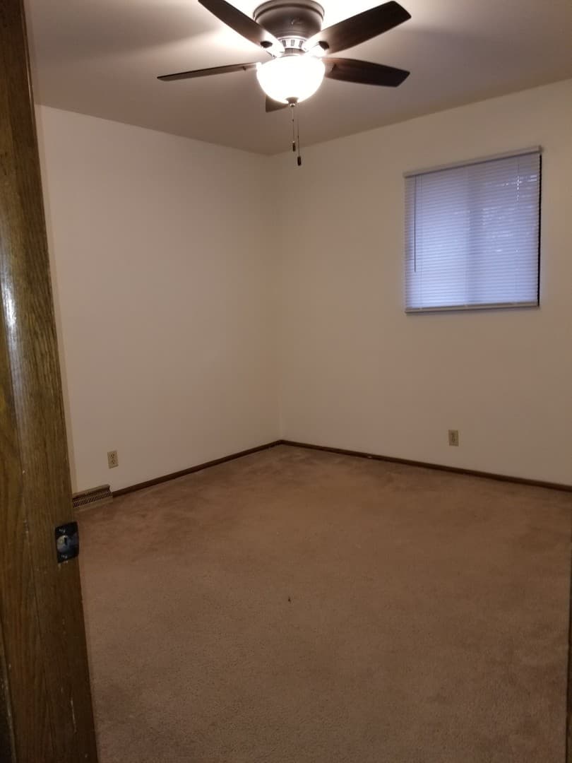 West Bend Apartment: 619 - 625 Imperial Ct