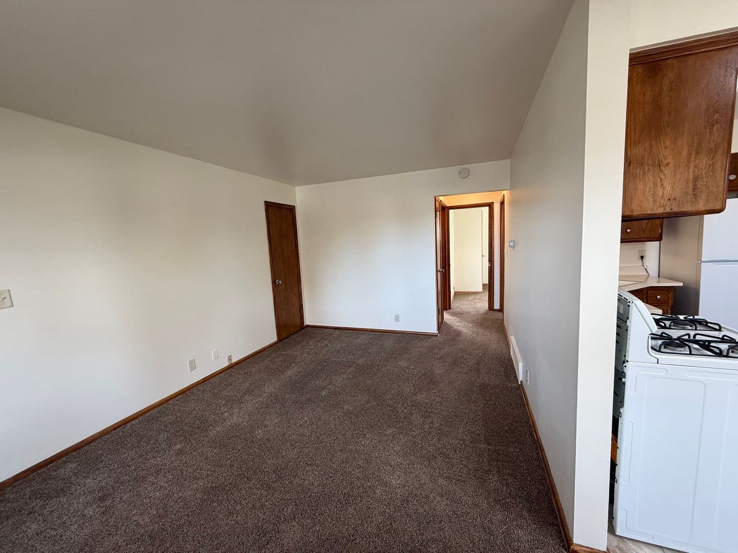 Menomonee Falls Apartment: N88W14915 Jefferson Ave