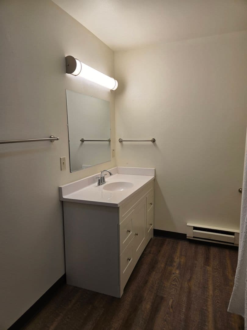 Fox Lake Apartment: 215 Weed St