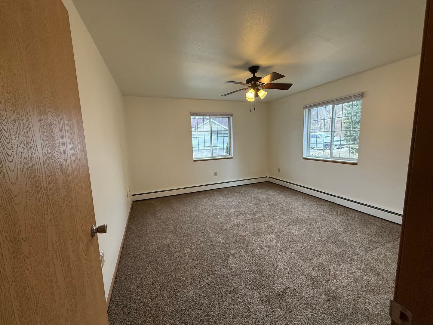 Slinger Apartment: 313 & 323 James St