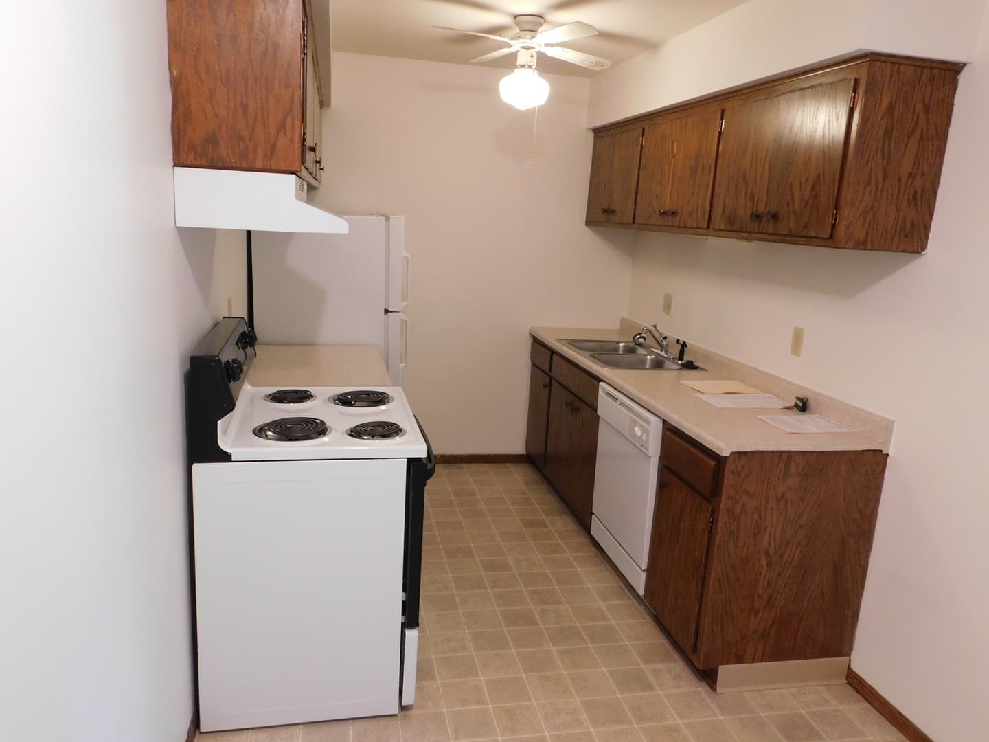 Manitowoc Apartment: 1901 Waldo Blvd