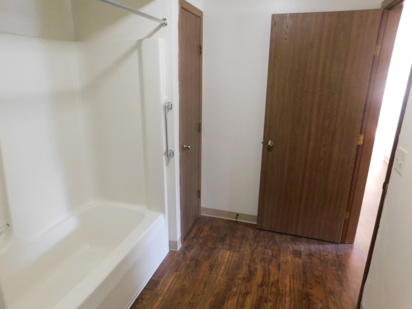 Fox Lake Apartment: 215 Weed St