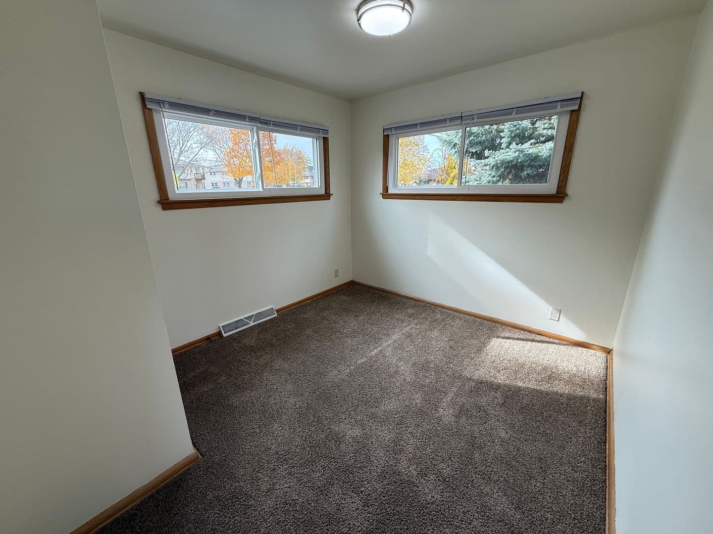 Menomonee Falls Apartment: N88W14915 Jefferson Ave