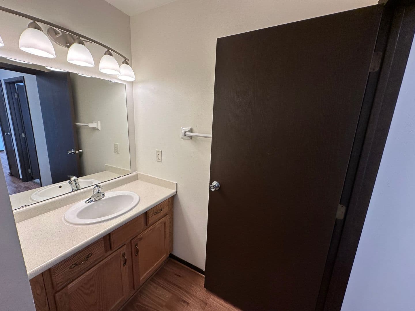 West Bend Apartment: 841-843 Eastern Ave.