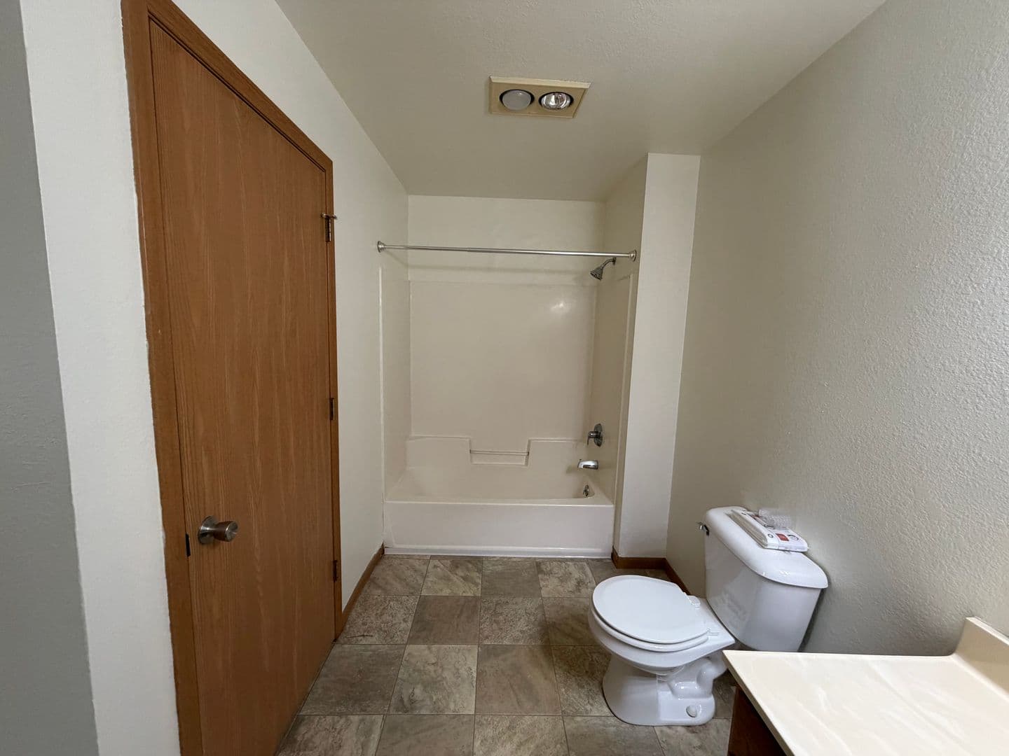 Slinger Apartment: 313 & 323 James St