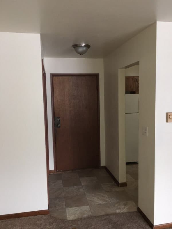 Neenah Apartment: 311 Adams St.