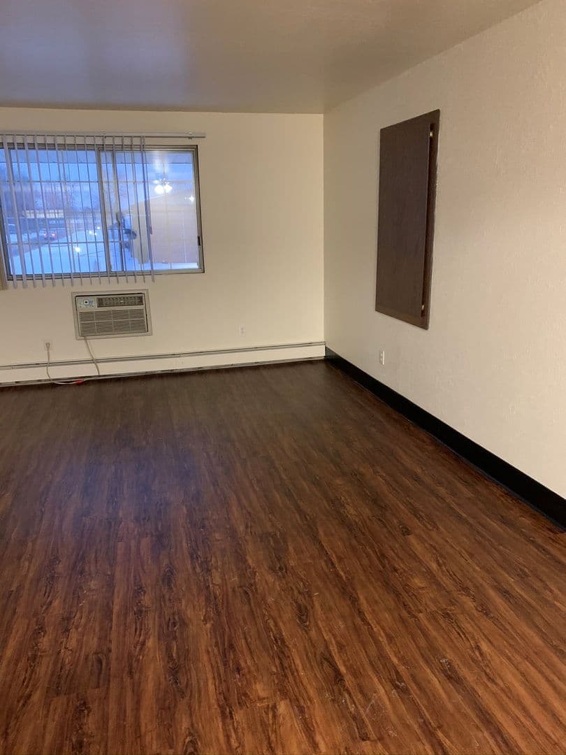 Appleton Apartment: 409 Valley Rd