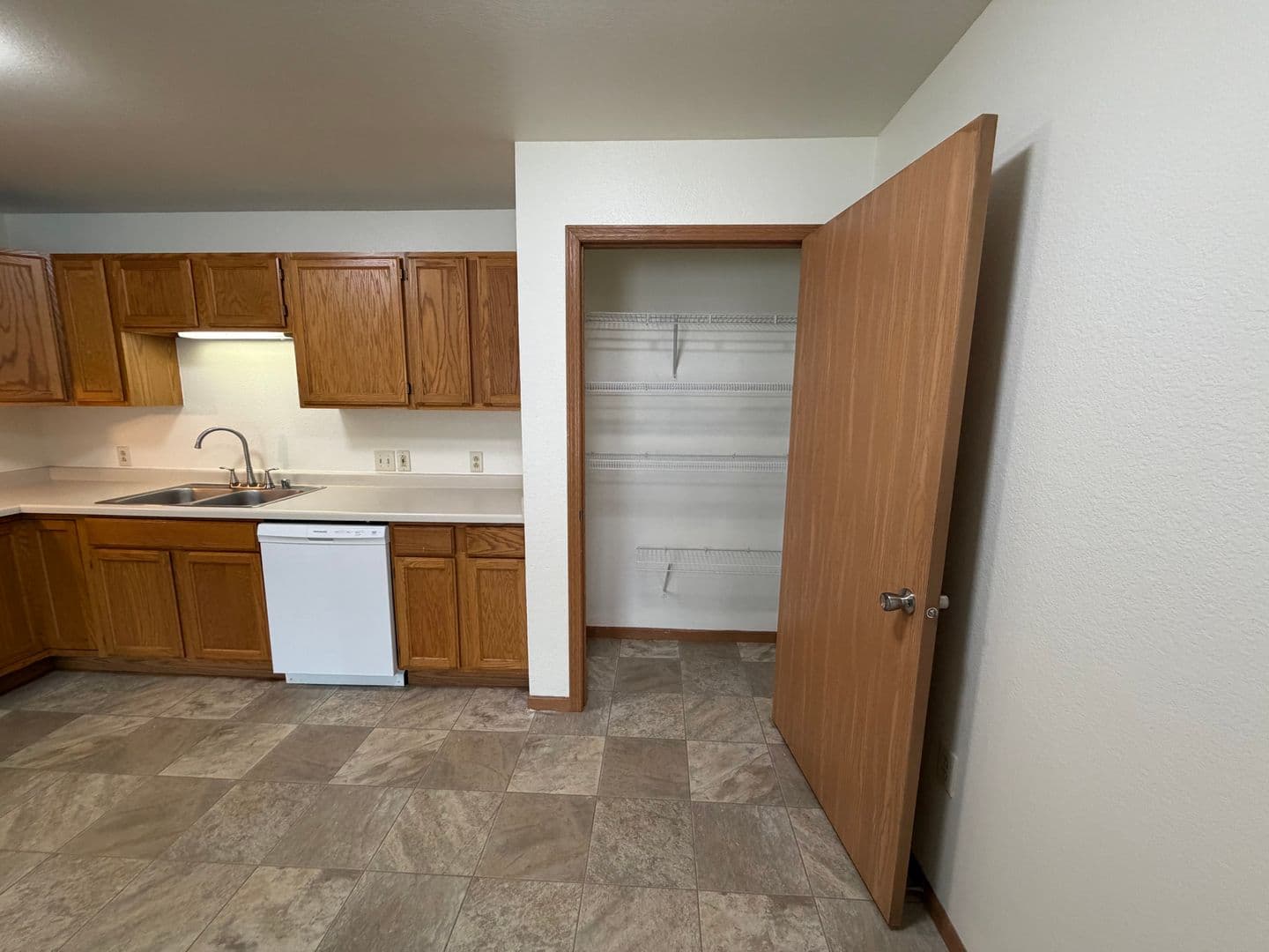 Slinger Apartment: 313 & 323 James St