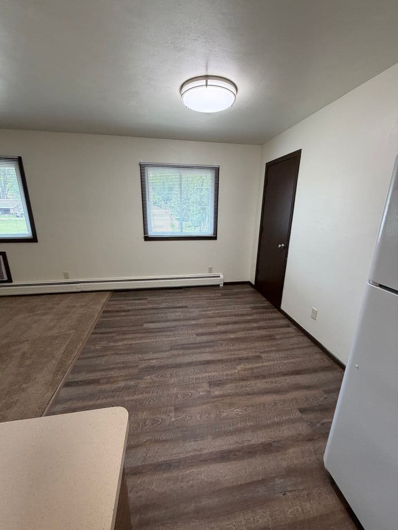 Rosendale Apartment: 102 E. Wisconsin St