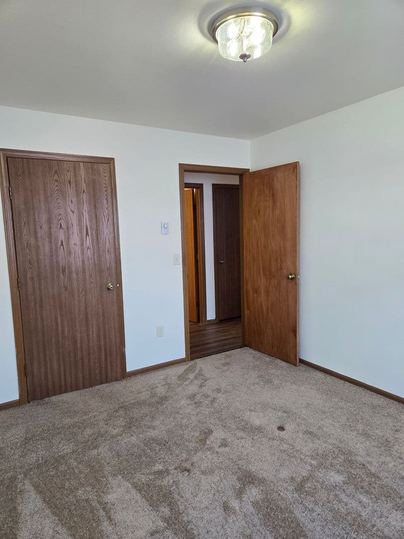 Fox Lake Apartment: 215 Weed St