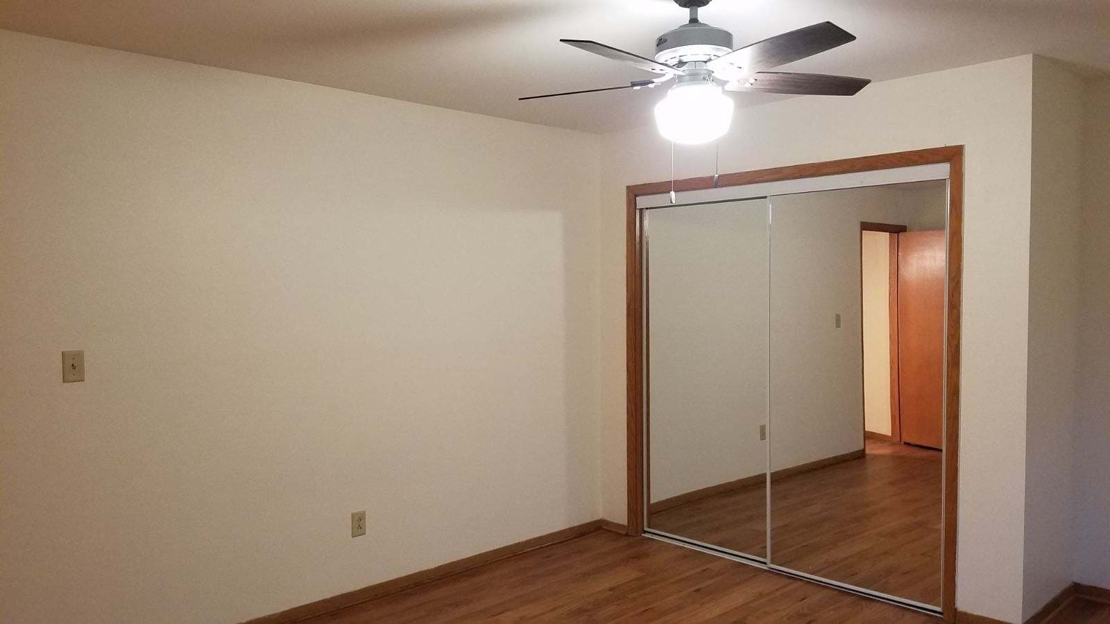 West Bend Apartment: 501-505-509-511 Mulberry Dr E.