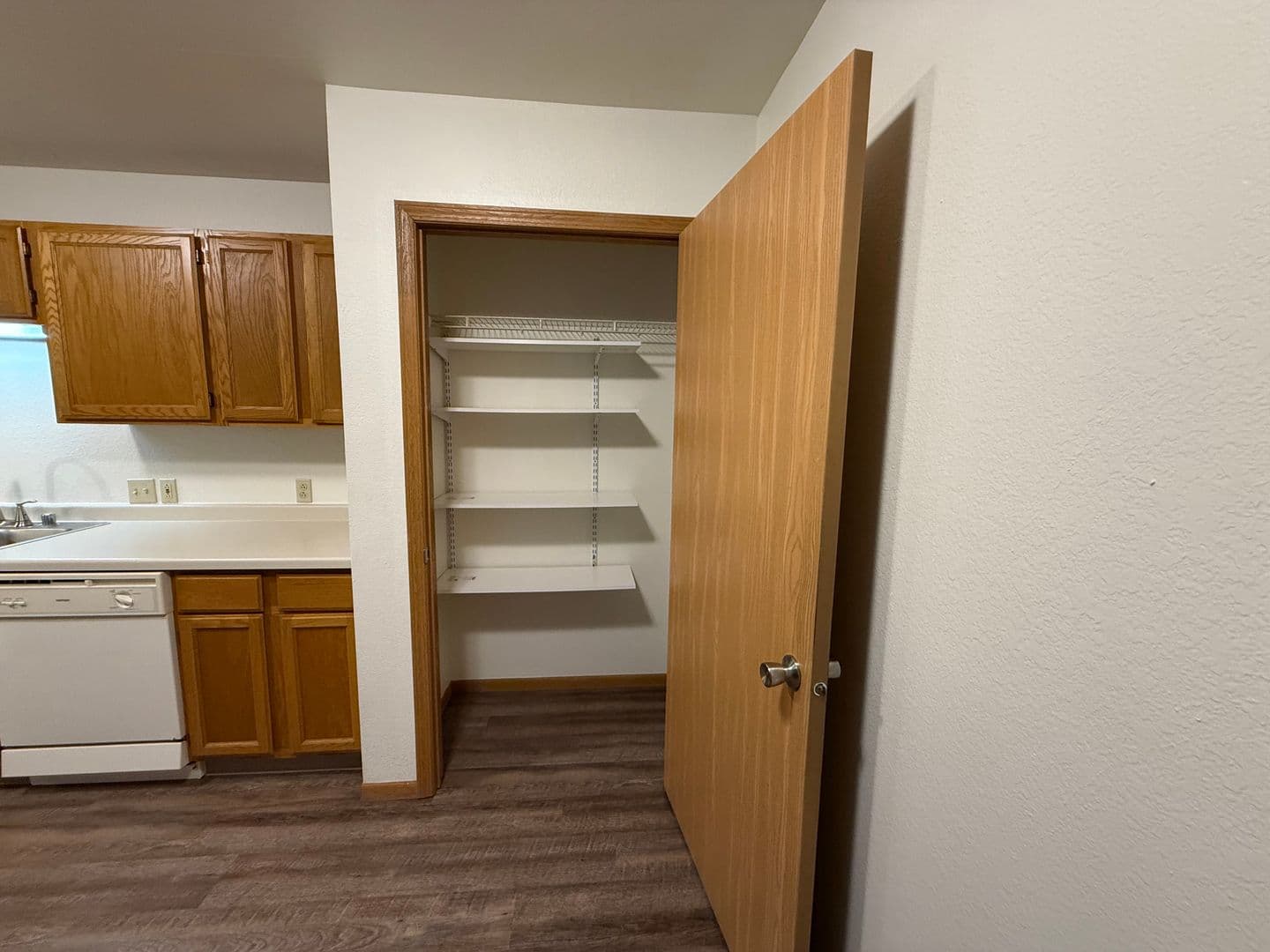 Slinger Apartment: 313 & 323 James St