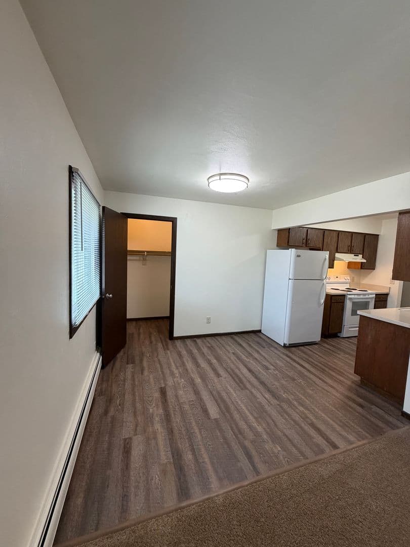 Rosendale Apartment: 102 E. Wisconsin St