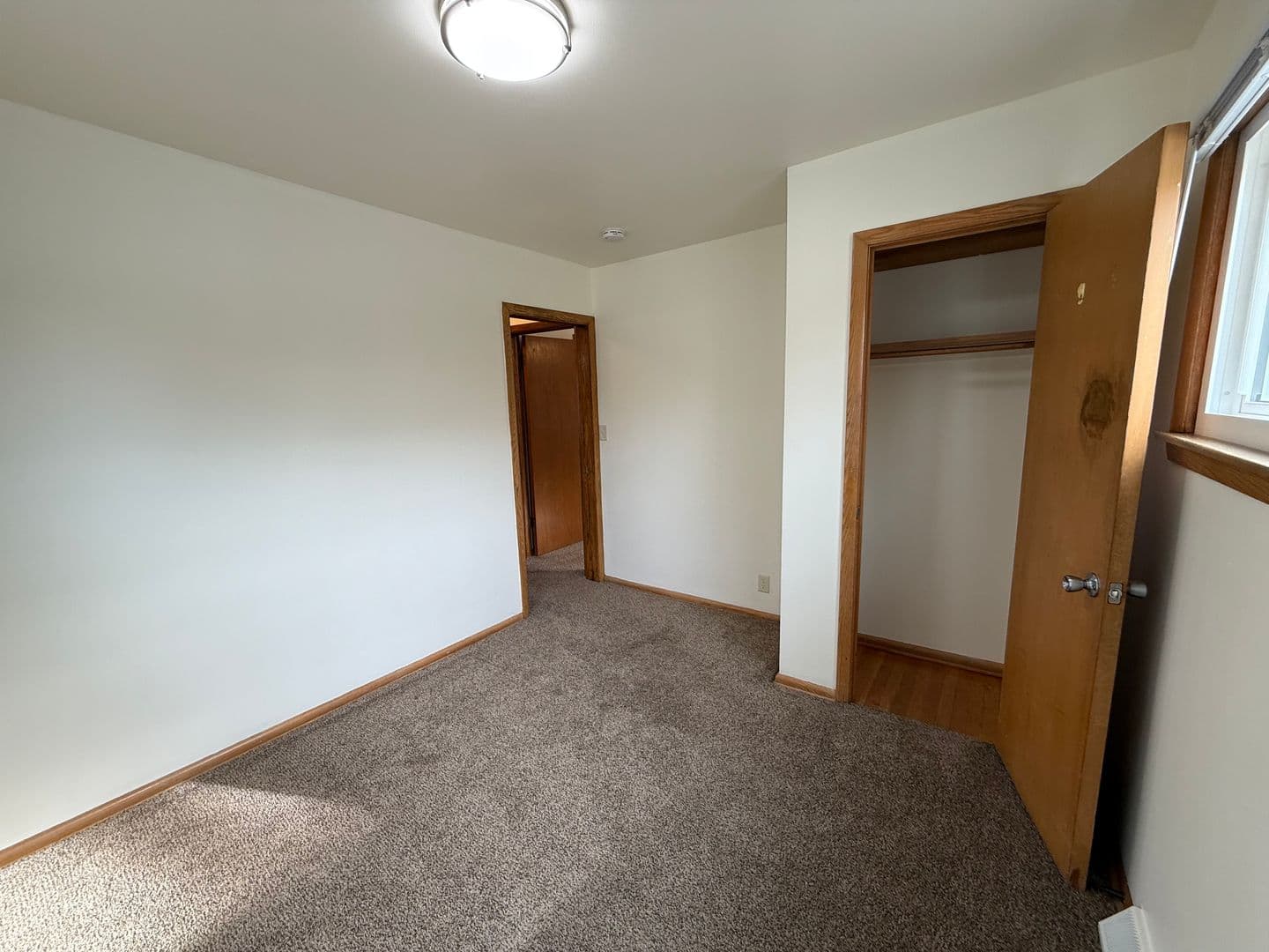 Menomonee Falls Apartment: N88W14915 Jefferson Ave