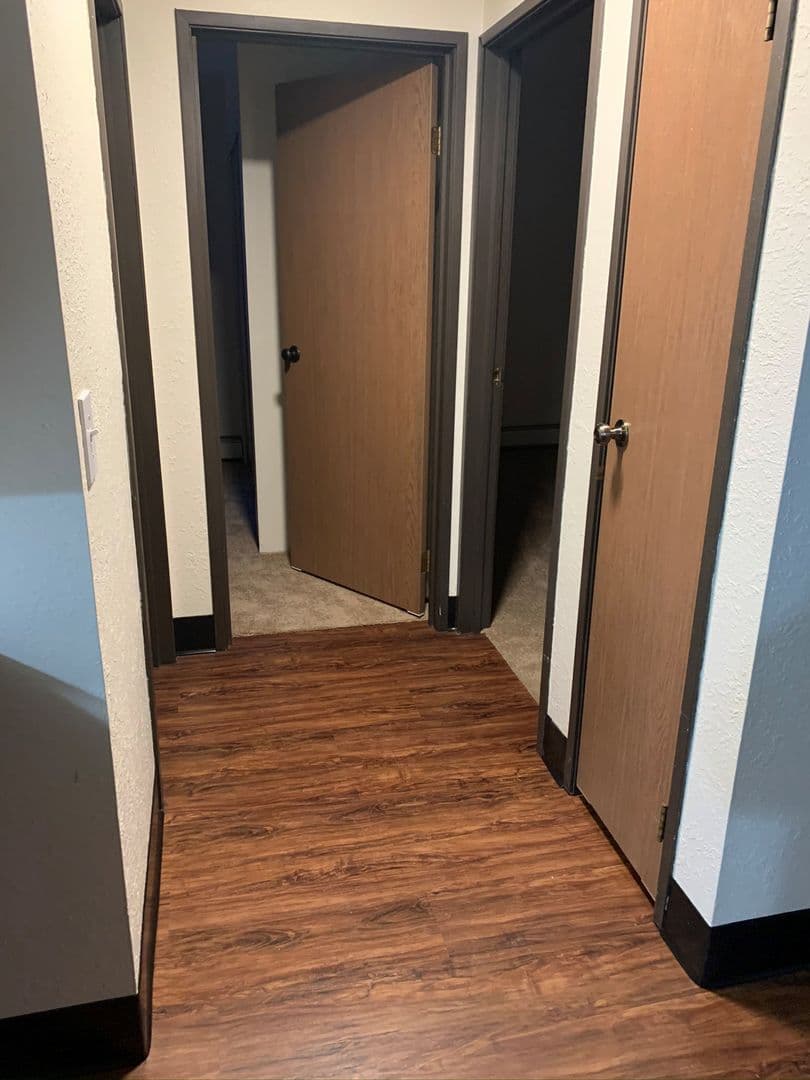 Appleton Apartment: 409 Valley Rd