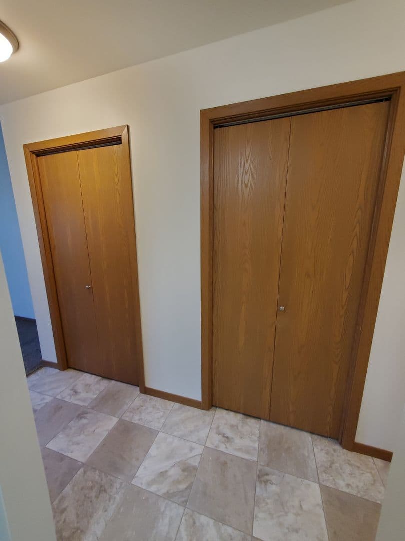 Winneconne Apartment: 25-33 S. 7th Ave & 719 E. Main St
