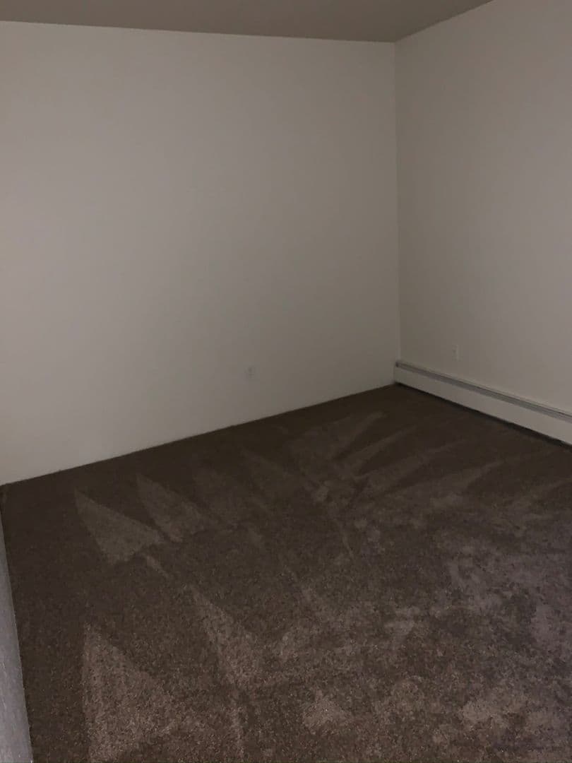 Appleton Apartment: 409 Valley Rd