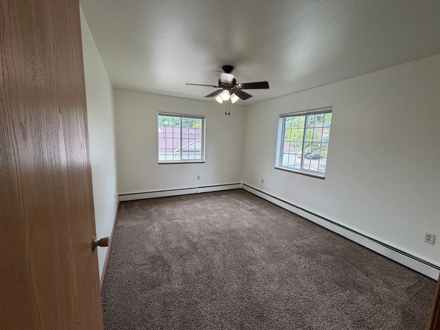 Slinger Apartment: 313 & 323 James St