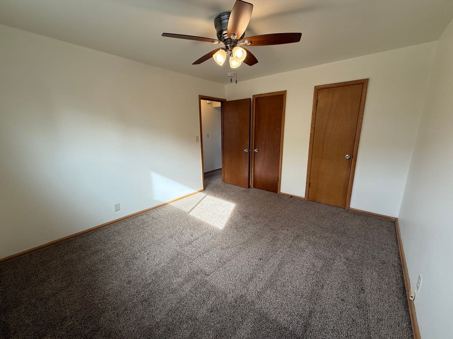 Menomonee Falls Apartment: N88W14915 Jefferson Ave
