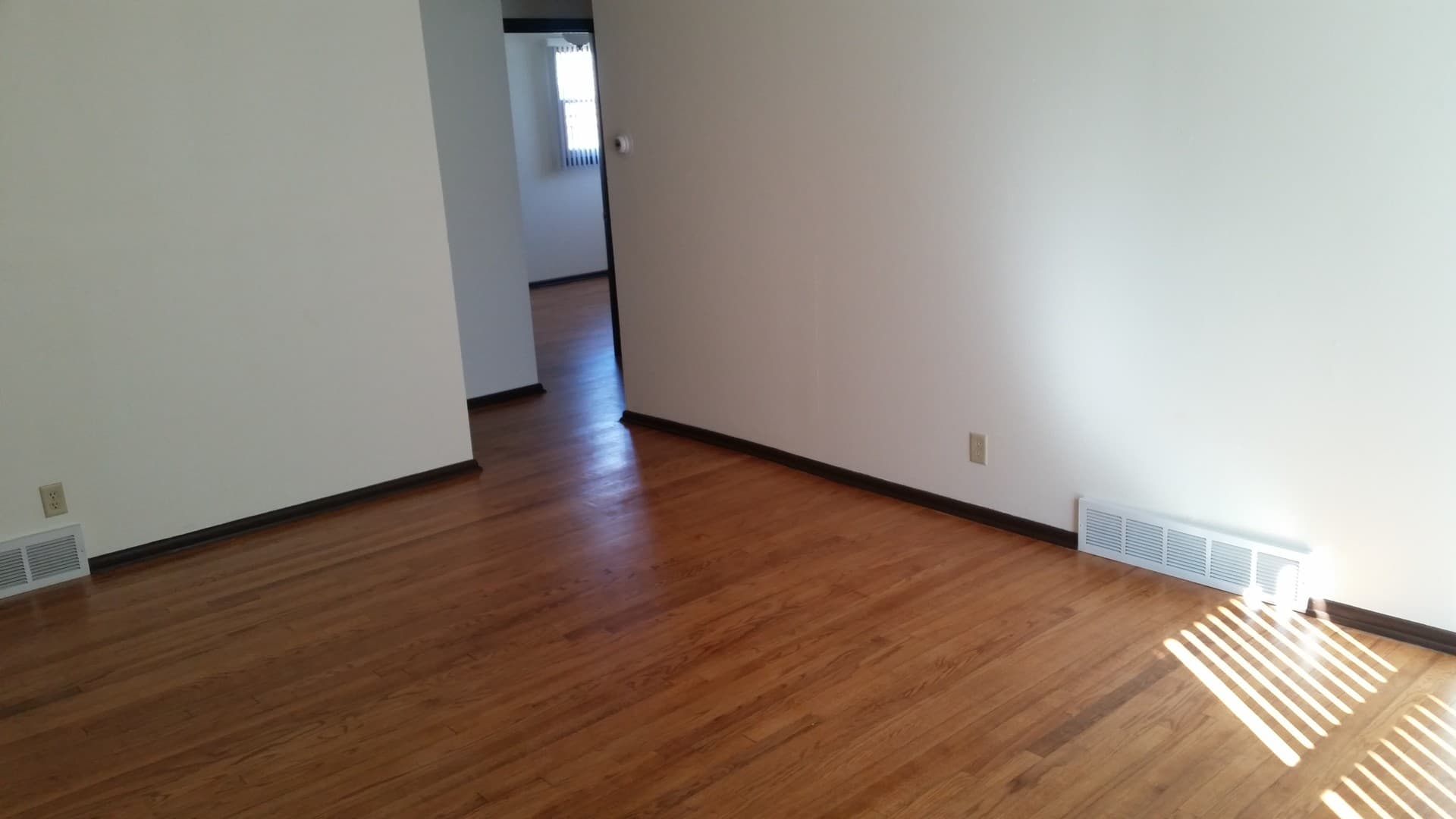 Menomonee Falls Apartment: N88 W15115-33-51 Cleveland Ave