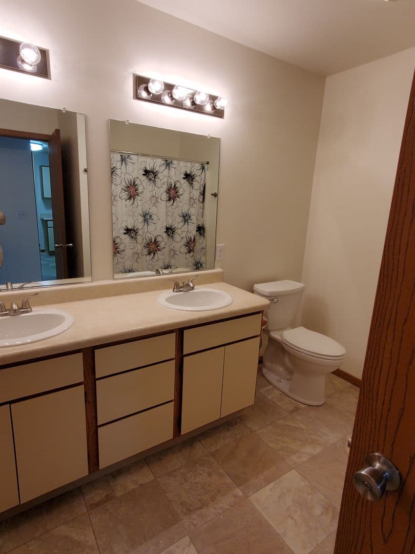 Winneconne Apartment: 25-33 S. 7th Ave & 719 E. Main St