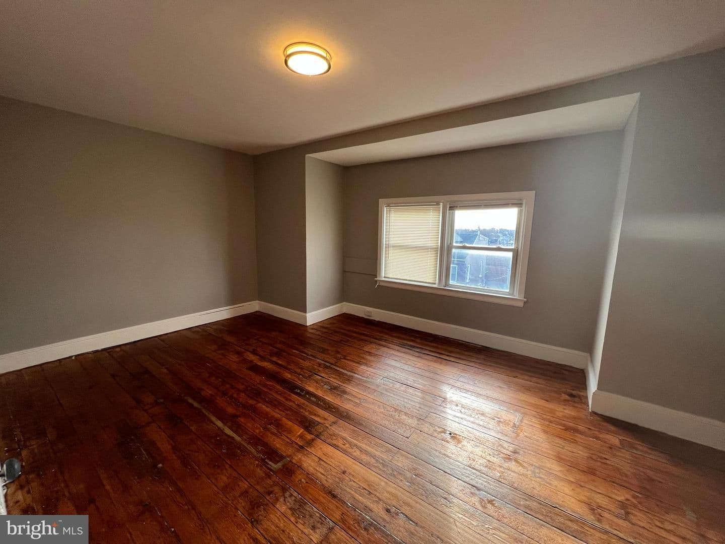 Lancaster Apartment: 337 W Lemon
