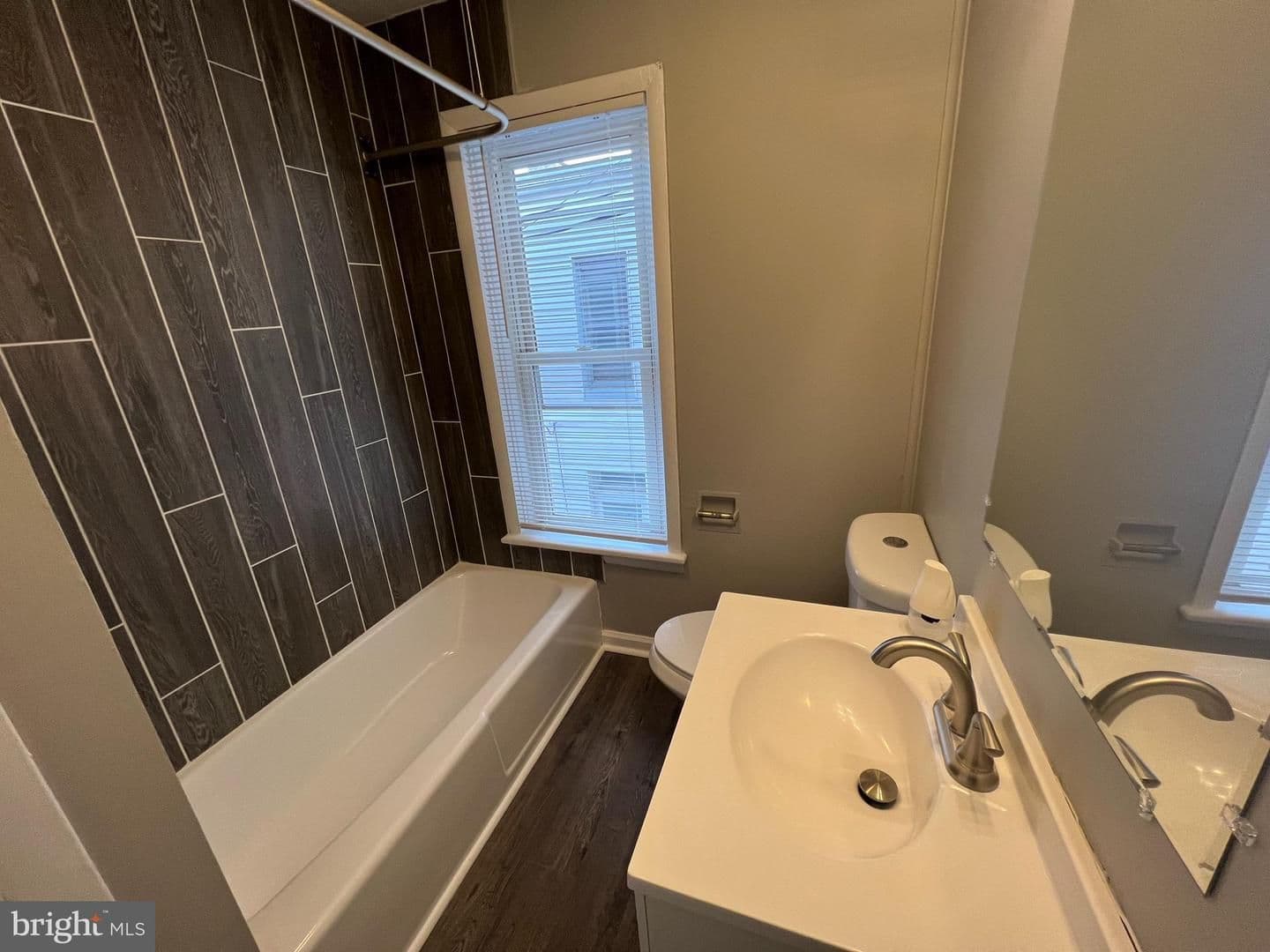 Lancaster Apartment: 337 W Lemon