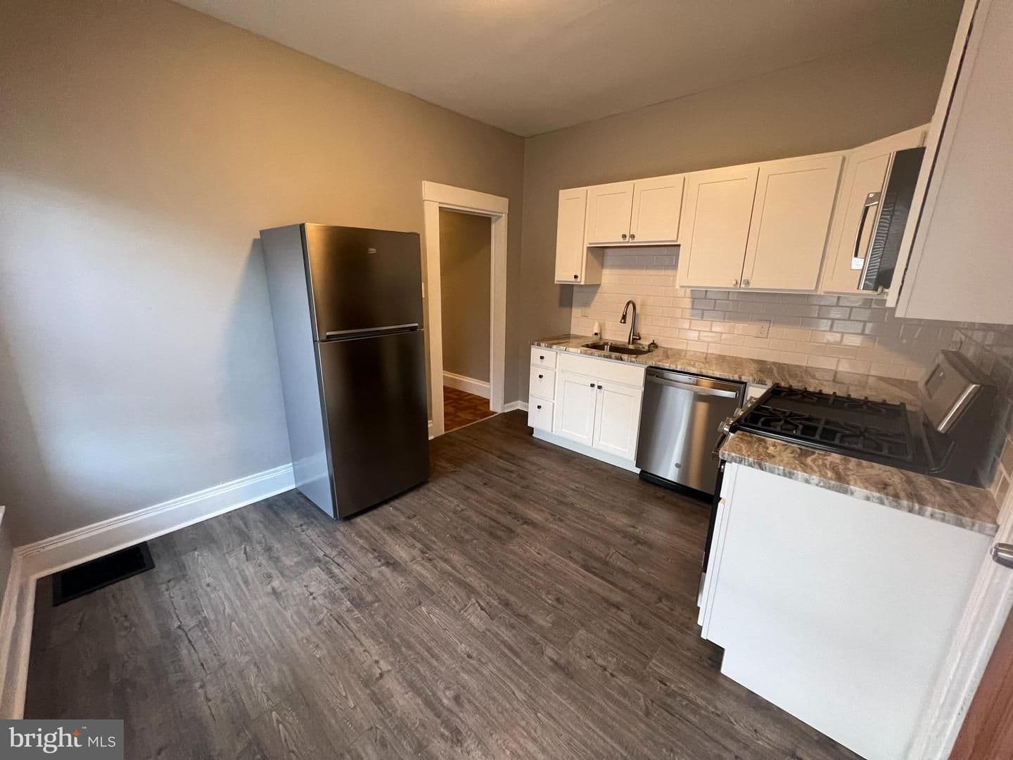 Lancaster Apartment: 337 W Lemon