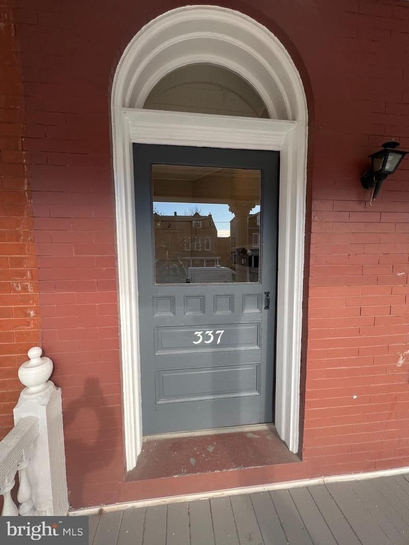 Lancaster Apartment: 337 W Lemon