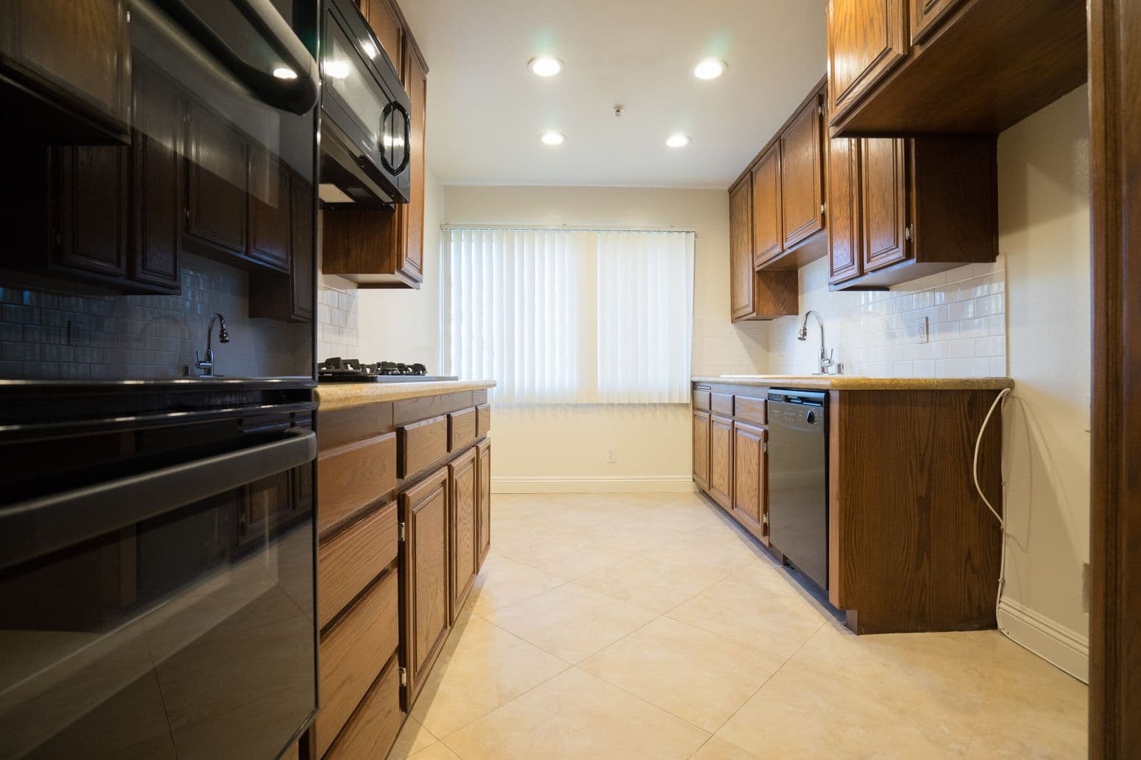 LOS ANGELES Apartment: 1508 VETERAN AVE.