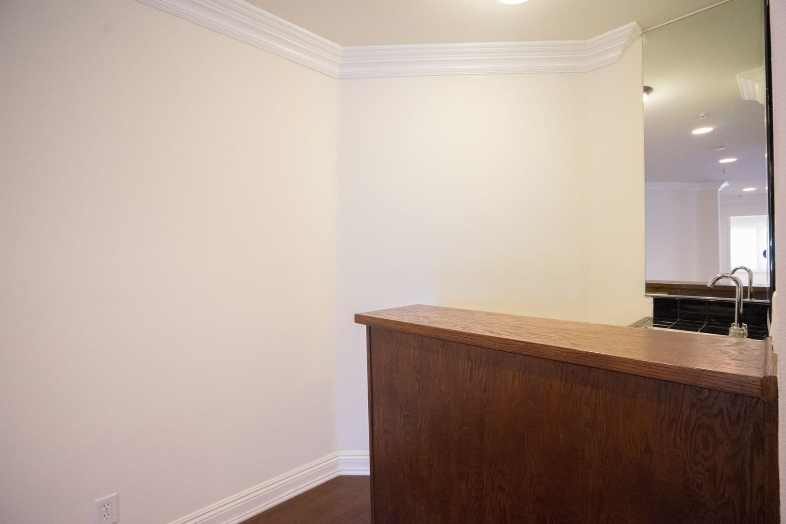 LOS ANGELES Apartment: 1508 VETERAN AVE.