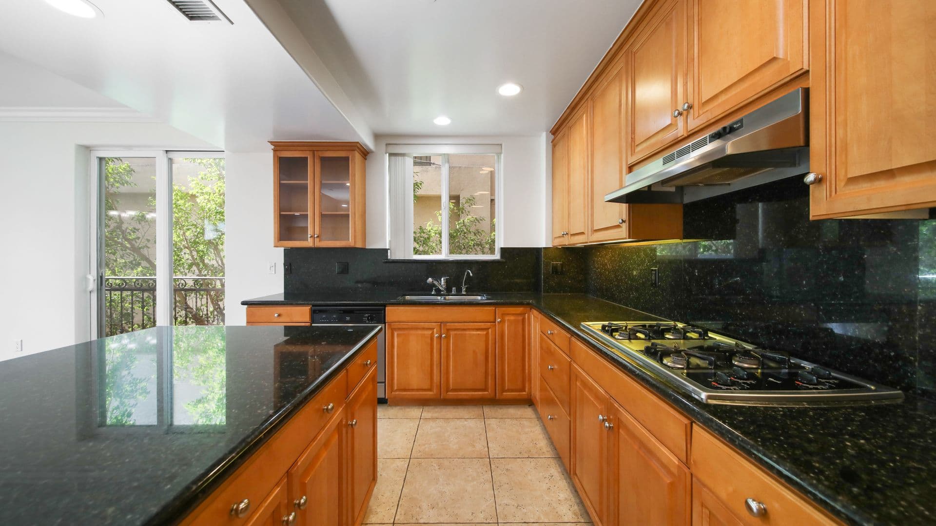 LOS ANGELES Apartment: 9401 ALCOTT ST.