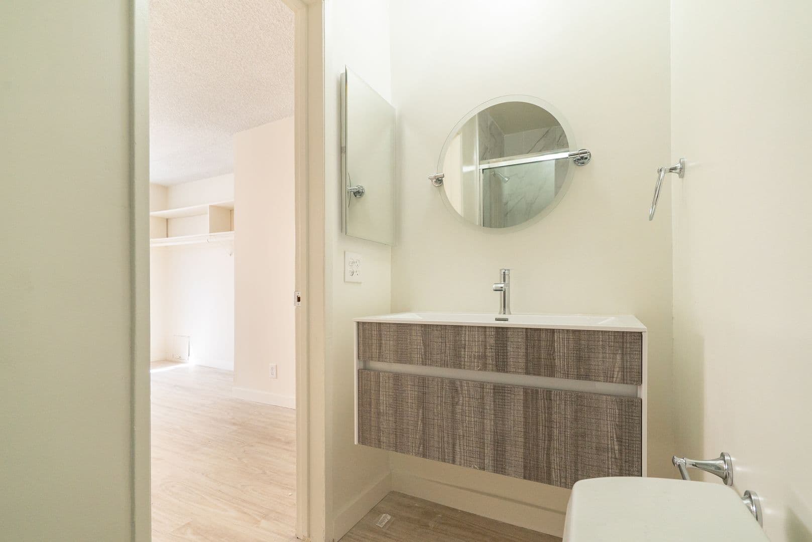 WEST HOLLYWOOD Apartment: 7548 HAMPTON AVE.